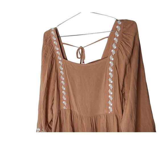 New Easel Los Angeles Boho Embroidered Peasant Top Camel White Floral Small - Picture 3 of 15